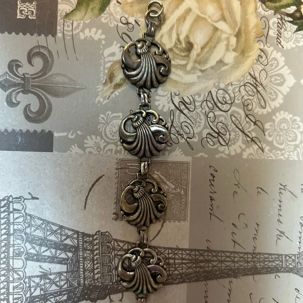 Amazing vintage sterling silver round panel bracelet FAN motif